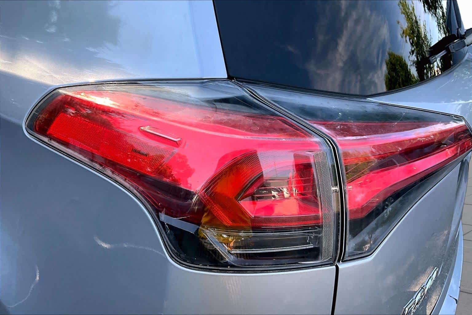 Used 2016 Toyota RAV4 Limited AWD/4WD image 54