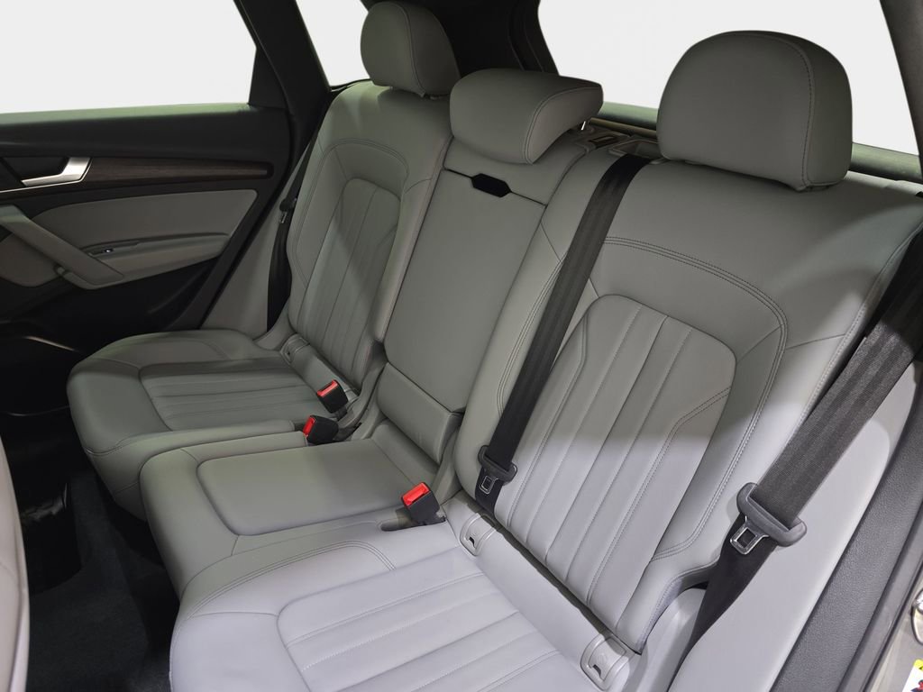 Used 2023 Audi Q5 2.0T Premium w/ Convenience Package image 14