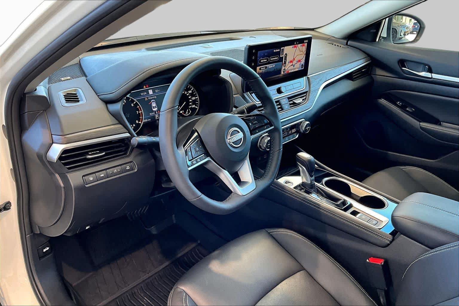 Used 2025 Nissan Altima 2.5 SL FWD image 19