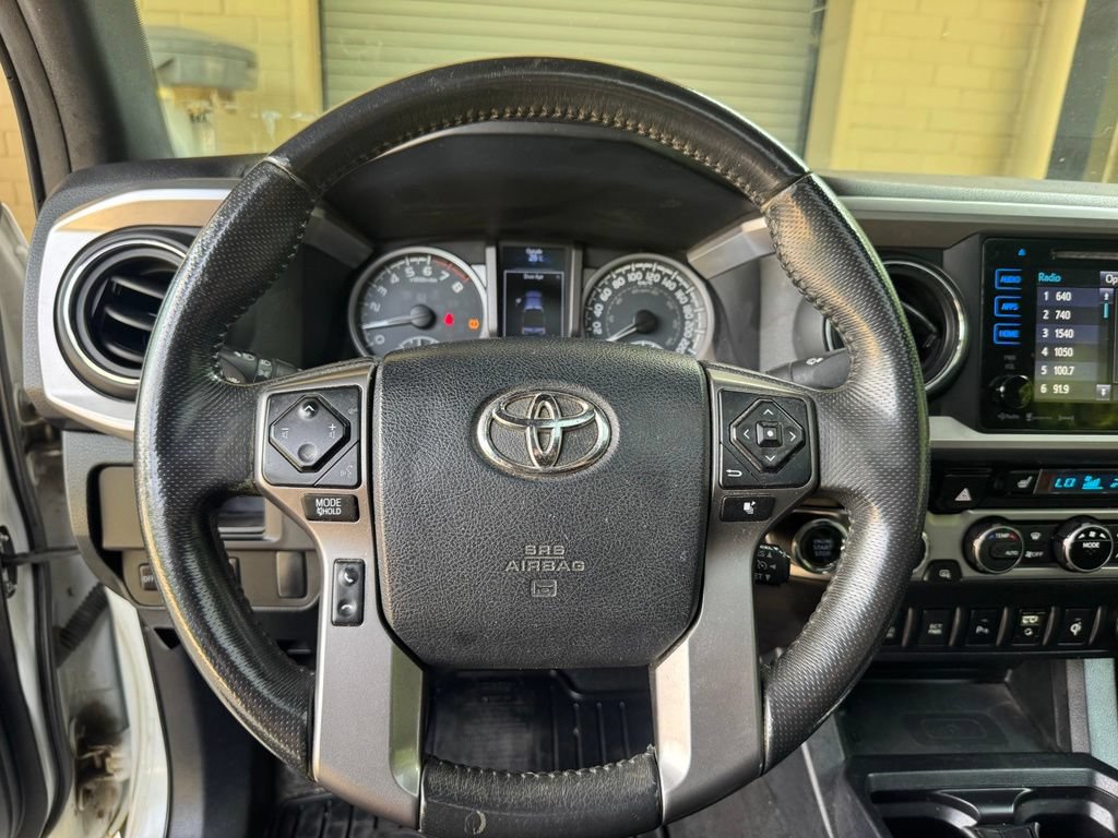 Used 2016 Toyota Tacoma Limited AWD/4WD image 13
