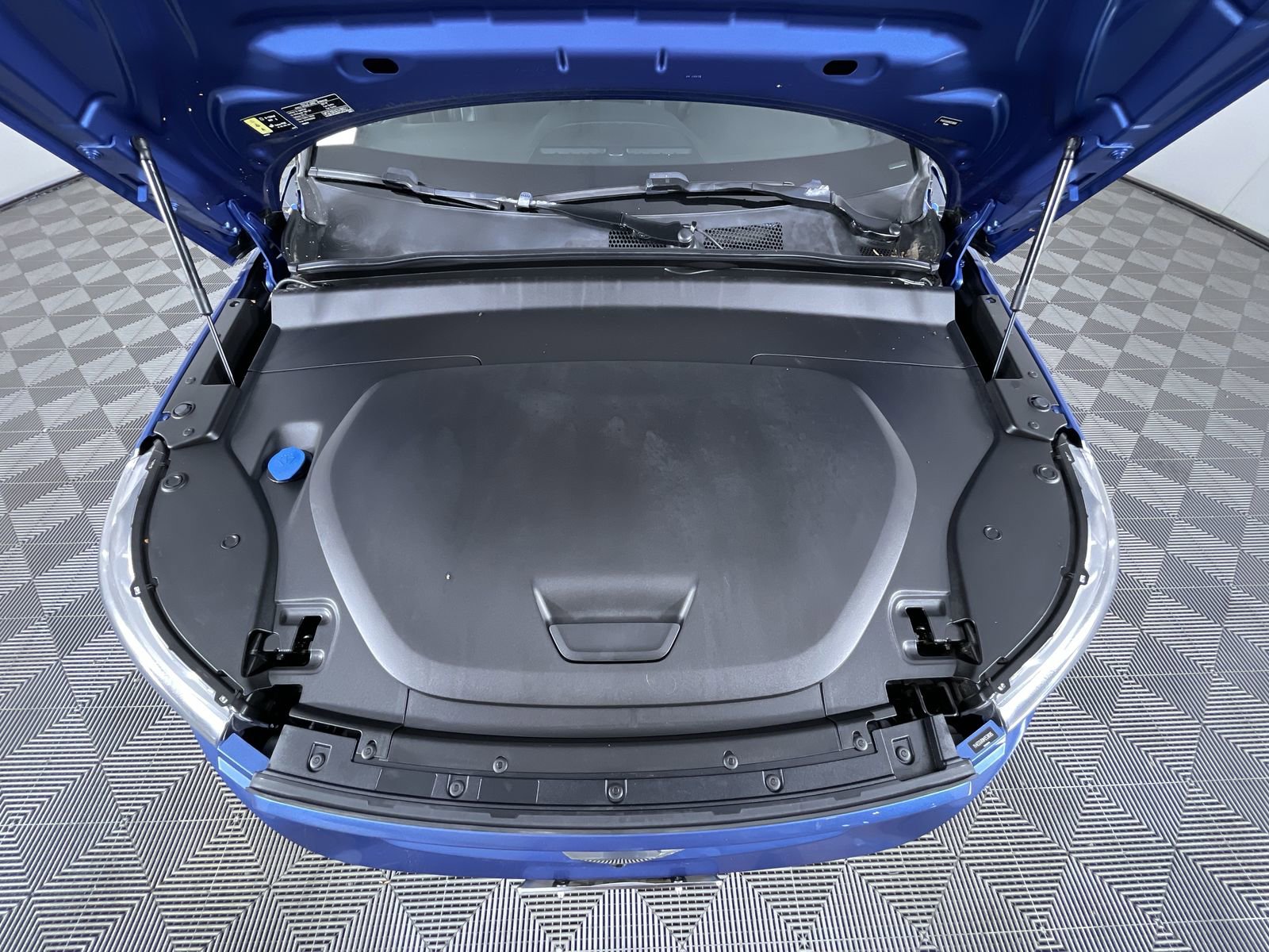 Used 2021 Volvo XC40 P8 Recharge AWD/4WD image 27