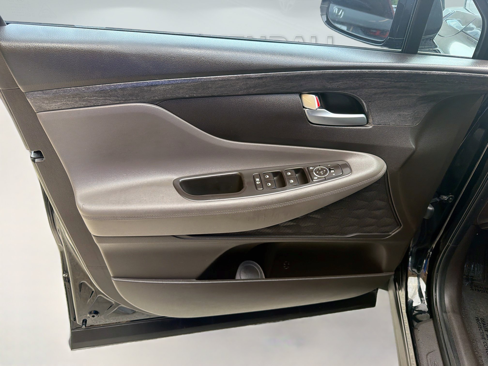 Used 2019 Hyundai Santa Fe SEL FWD image 17