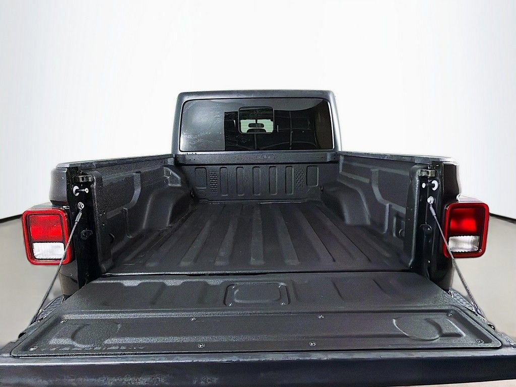 Used 2021 Jeep Gladiator Sport image 12