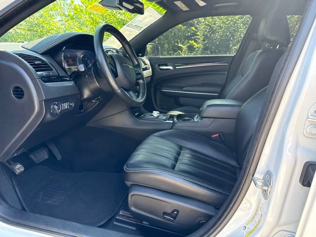Used 2019 Chrysler 300 S RWD image 13