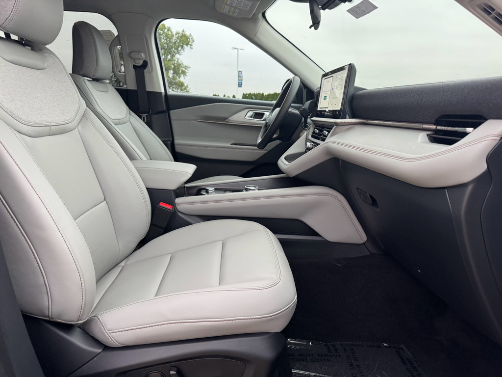 New 2026 Ford Explorer Active image 15