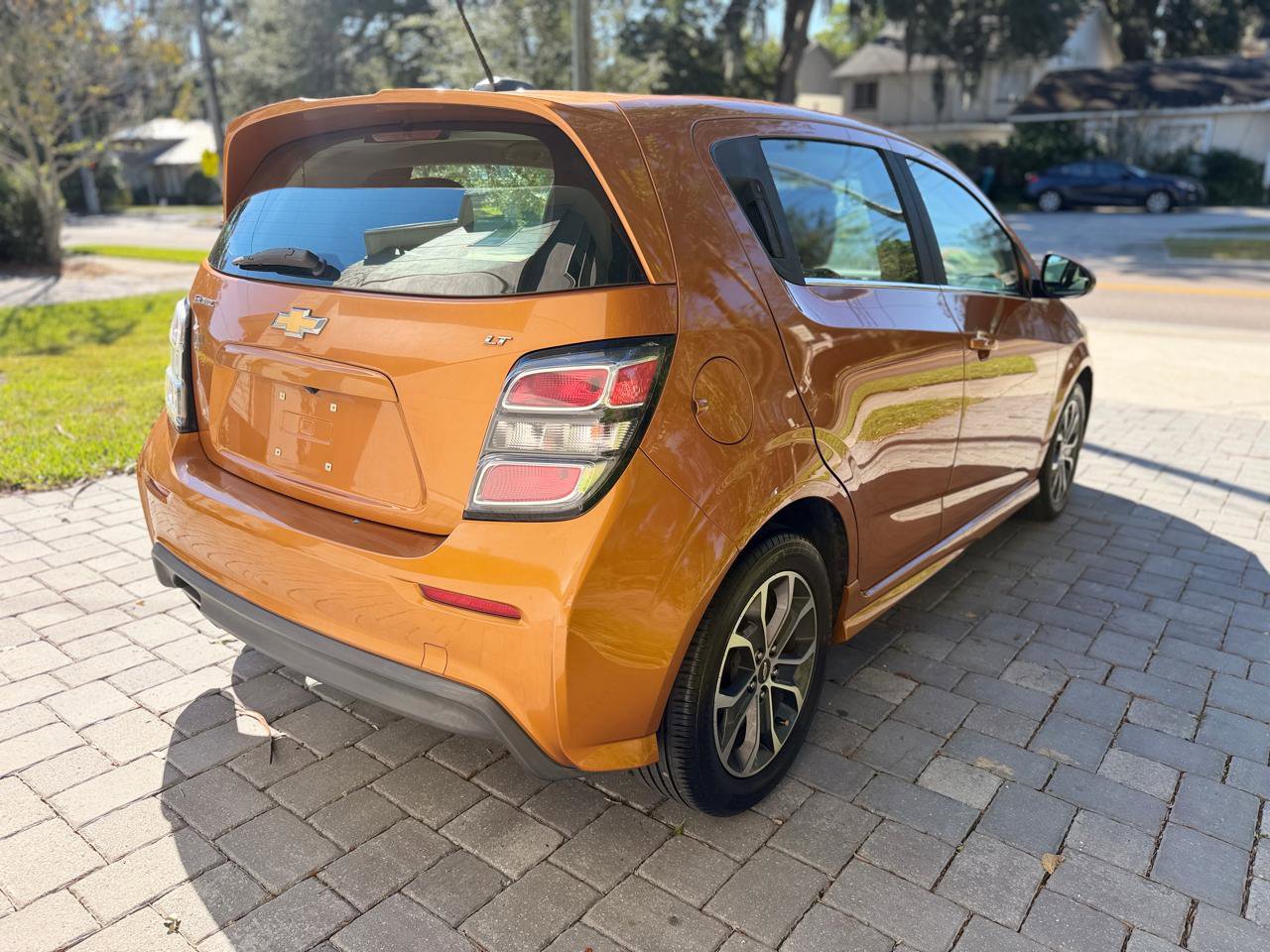 Used 2017 Chevrolet Sonic LT w/ Convenience Package FWD image 5