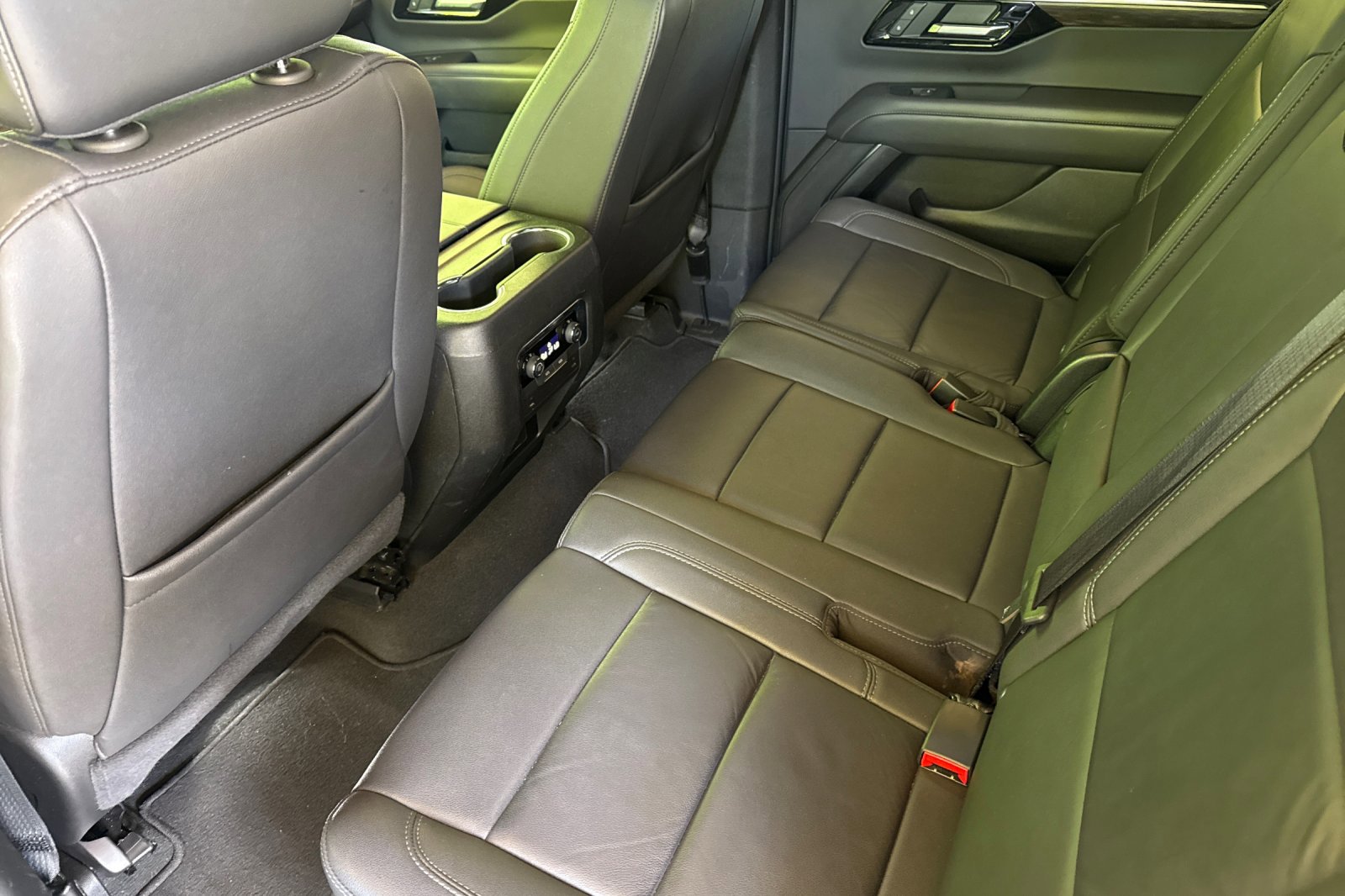 Used 2025 Chevrolet Tahoe LT AWD/4WD image 15