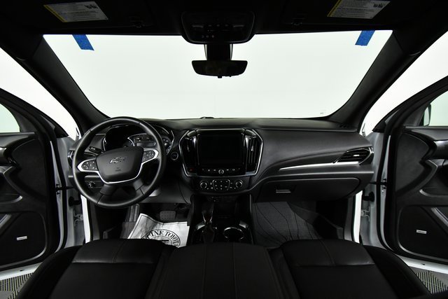 Used 2023 Chevrolet Traverse RS image 18