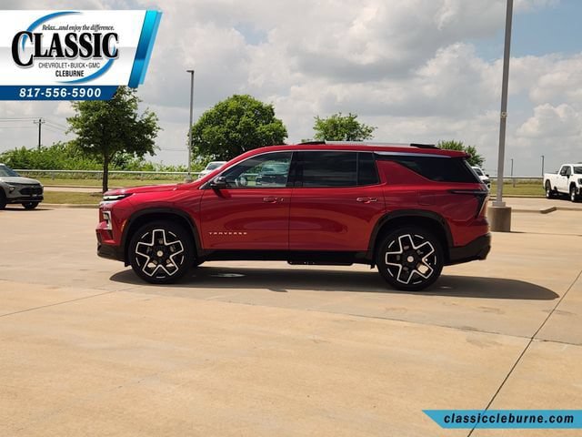 Used 2026 Chevrolet Traverse High Country w/ LPO, Floor Liner Package FWD image 7