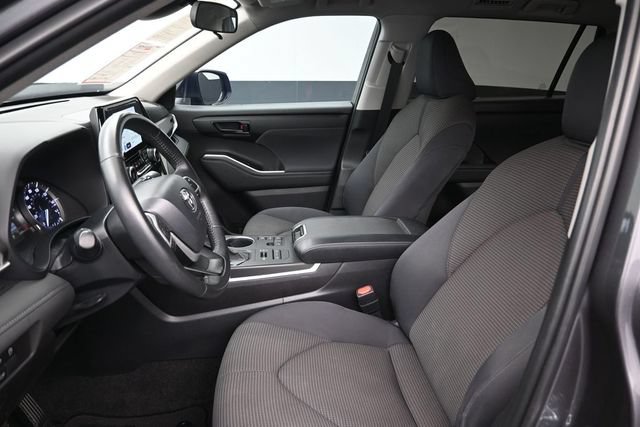 Certified 2024 Toyota Highlander LE AWD/4WD image 29