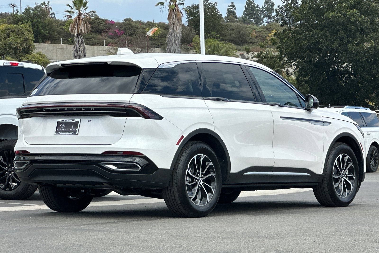 New 2026 Lincoln Nautilus Premier w/ Equipment Group 102A AWD/4WD image 3