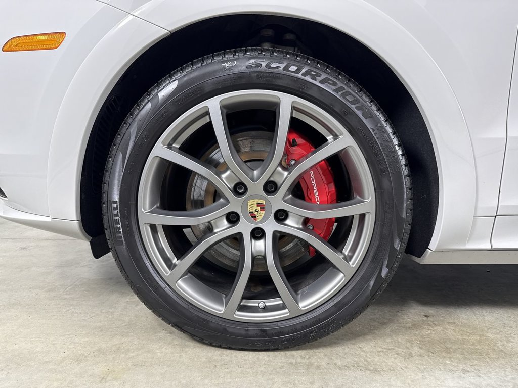 Certified 2023 Porsche Cayenne GTS w/ Premium Package Plus AWD/4WD image 13