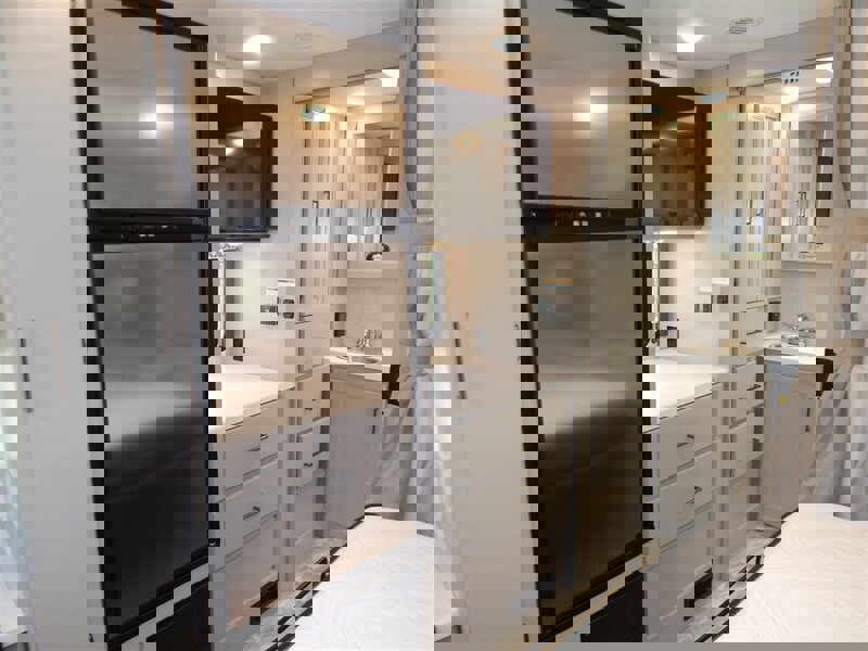 Used 2022 Ford E-450 and Econoline 450 Super Duty w/ Motorhome Prep Package image 34