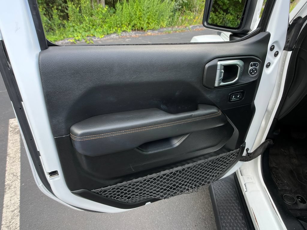 Used 2021 Jeep Gladiator Overland AWD/4WD image 11