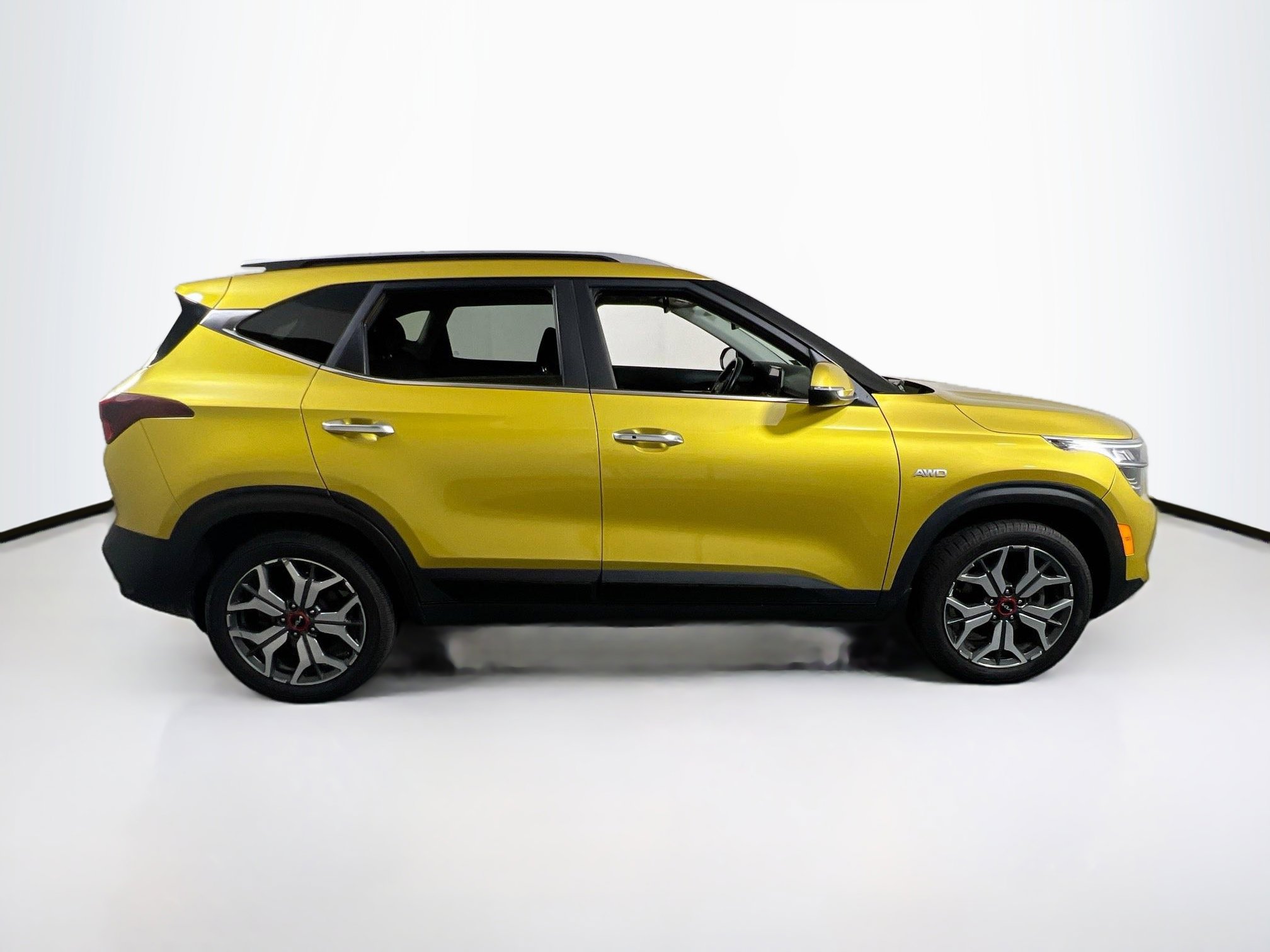 Used 2022 Kia Seltos SX w/ Sunroof Package AWD/4WD image 4