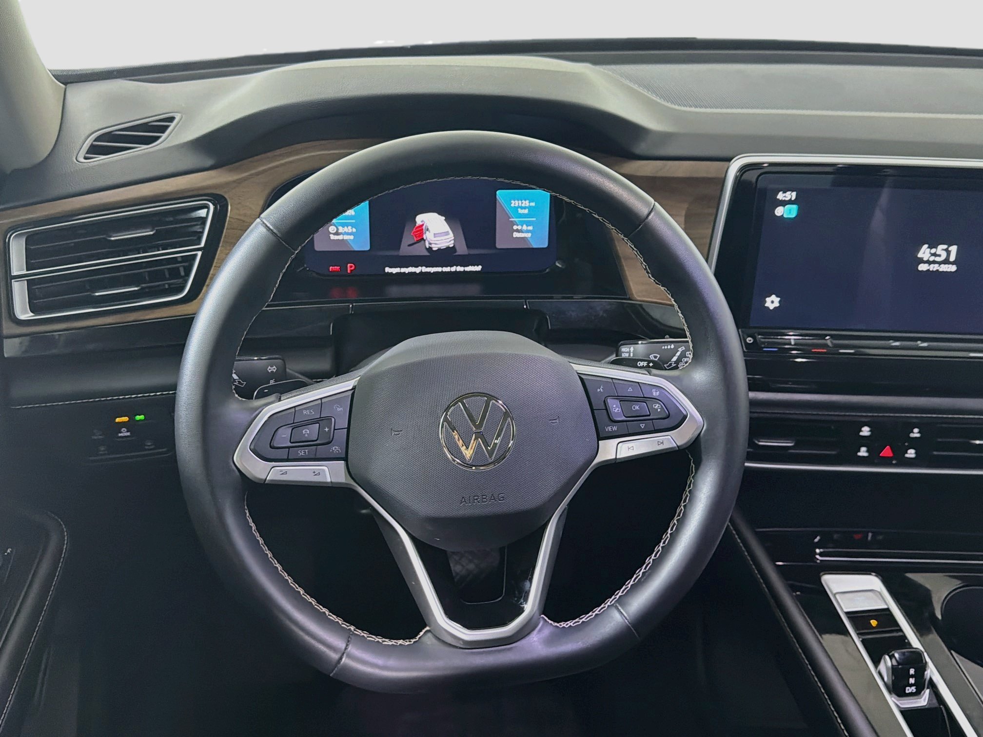 Used 2026 Volkswagen Atlas SE FWD image 17