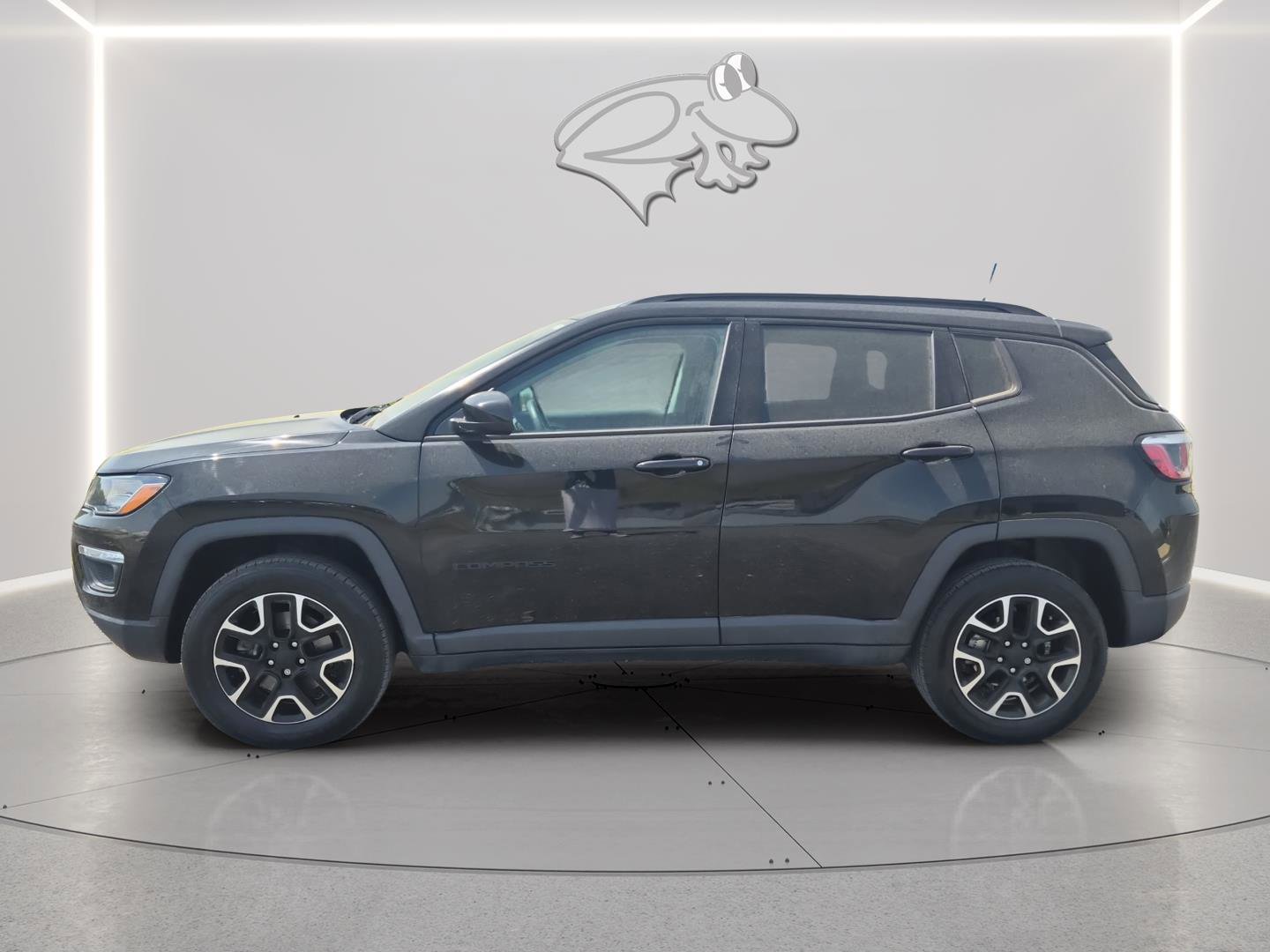 Used 2019 Jeep Compass Sport image 2