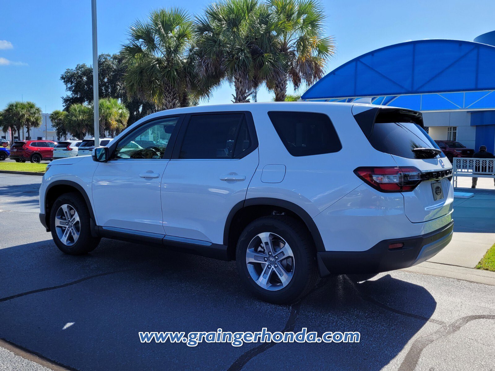 New 2025 Honda Pilot EX-L image 3