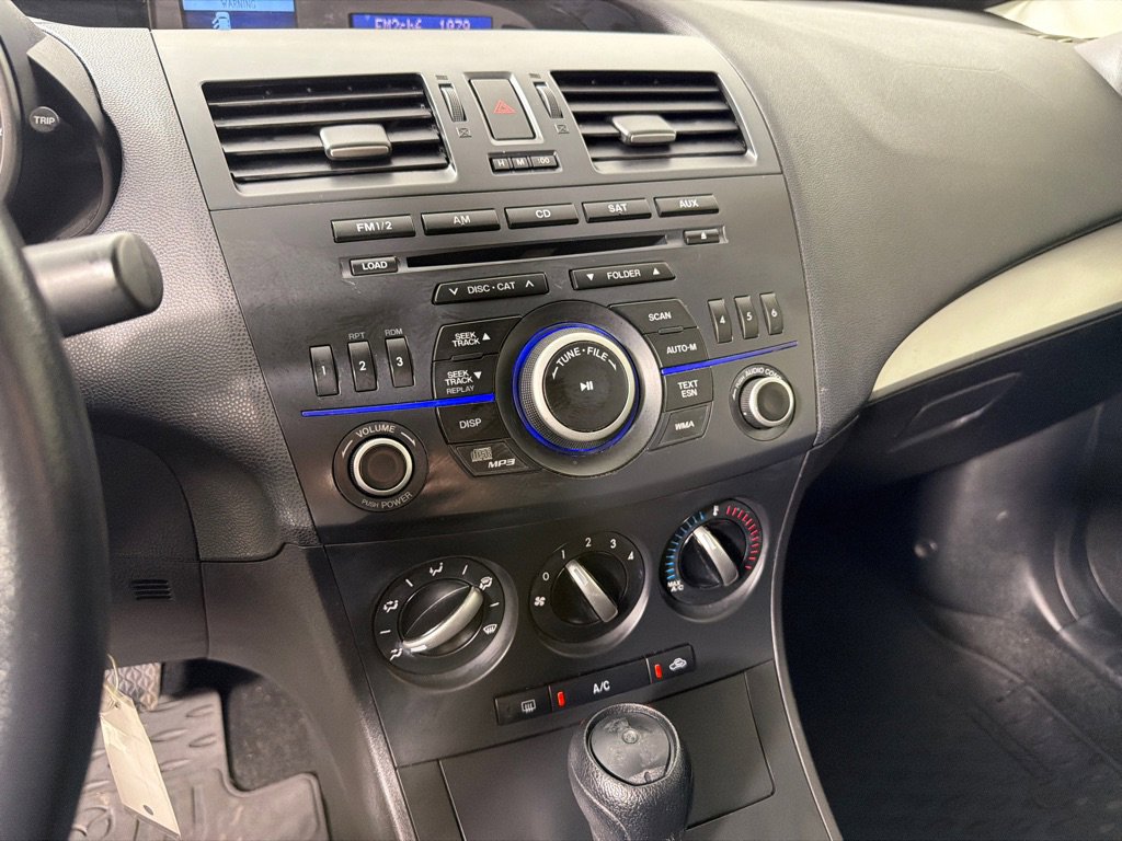 Used 2013 MAZDA MAZDA3 i Sport image 14