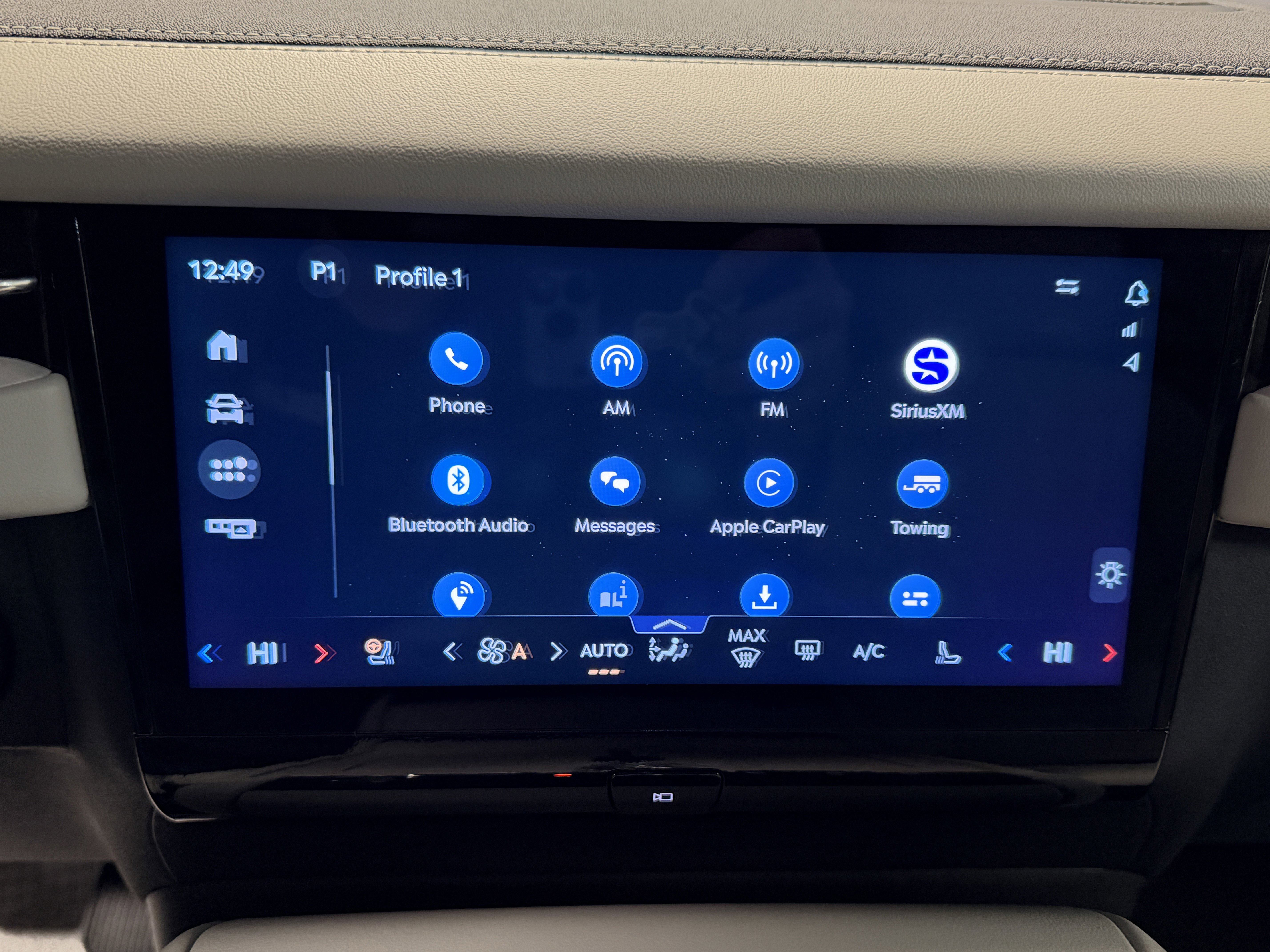 Used 2025 Lincoln Navigator Reserve image 16