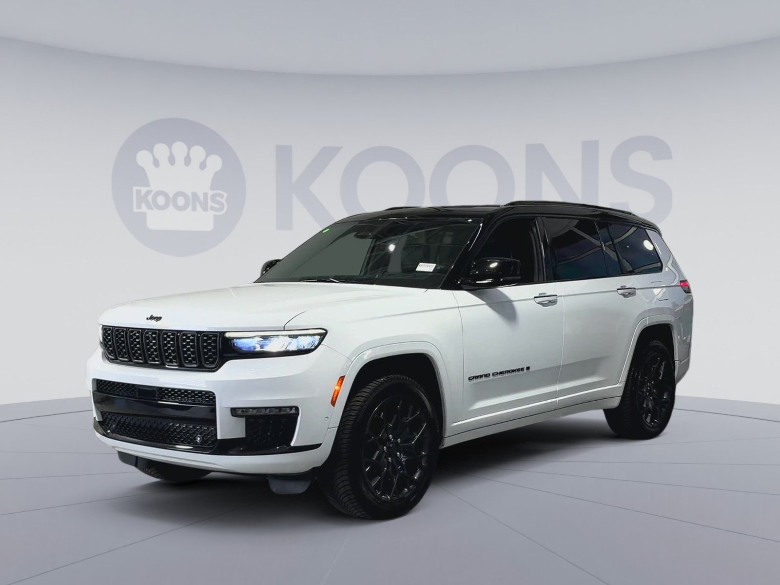 Used 2025 Jeep Grand Cherokee L Summit AWD/4WD image 5
