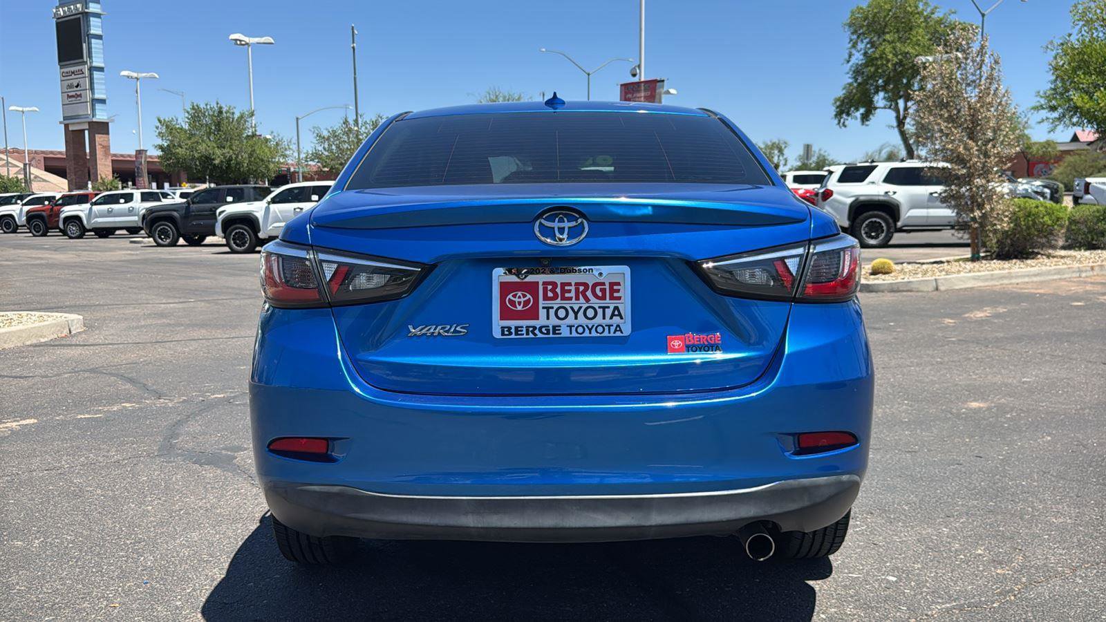 Used 2019 Toyota Yaris LE FWD image 6