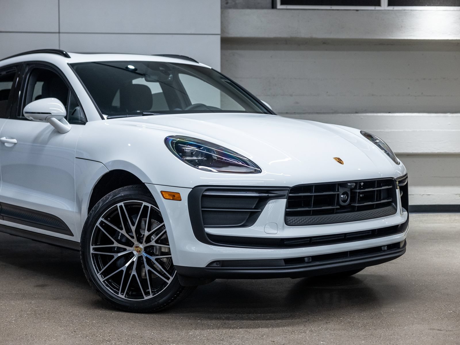 Certified 2026 Porsche Macan AWD/4WD image 16