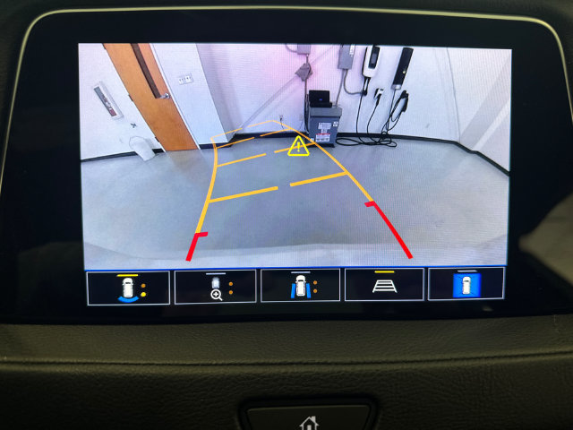 Certified 2022 Cadillac XT4 Sport w/ Enhanced Visibility Package AWD/4WD image 9
