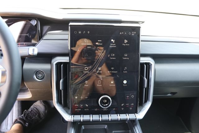 New 2026 GMC Acadia Elevation w/ Black Edition FWD image 18