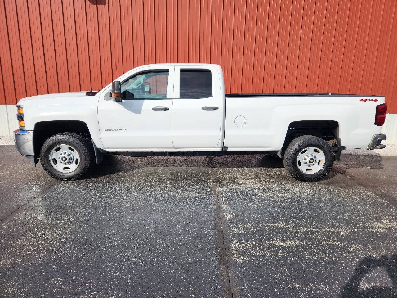 Used 2019 Chevrolet Silverado 2500 W/T w/ WT Convenience Package AWD/4WD image 2