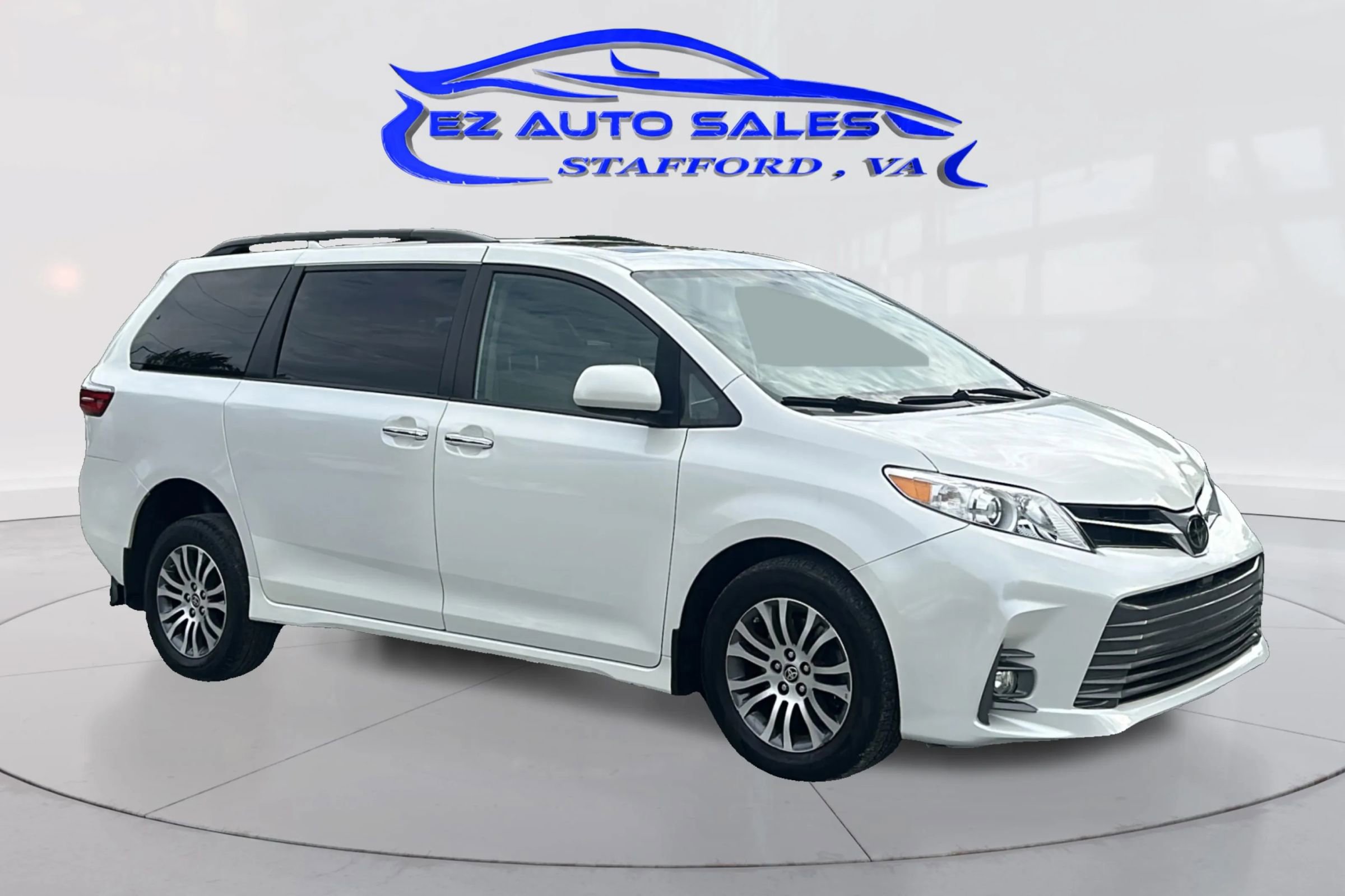 Used 2020 Toyota Sienna XLE image 3