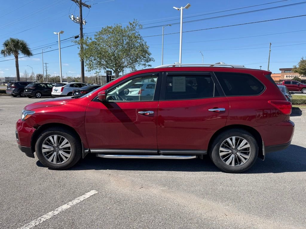 Used 2020 Nissan Pathfinder SL image 2