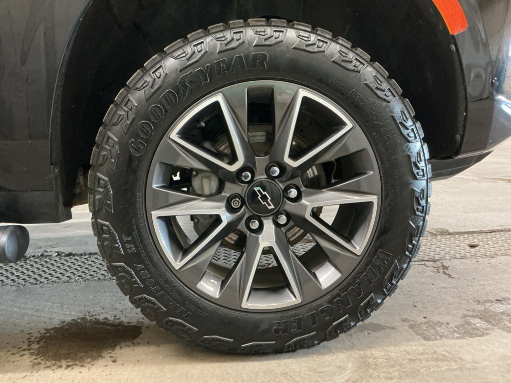 Used 2024 Chevrolet Suburban Z71 w/ Max Trailering Package image 38