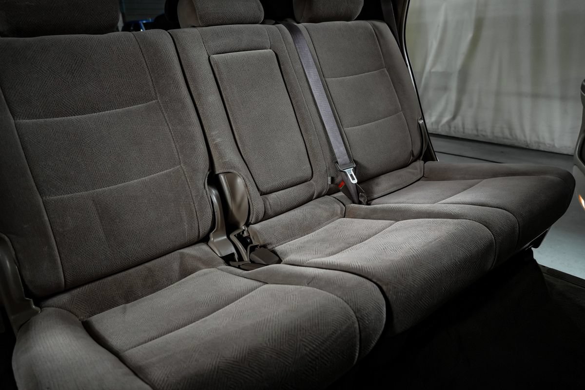 Used 2004 Toyota Sequoia SR5 w/ Convenience Pkg RWD image 28