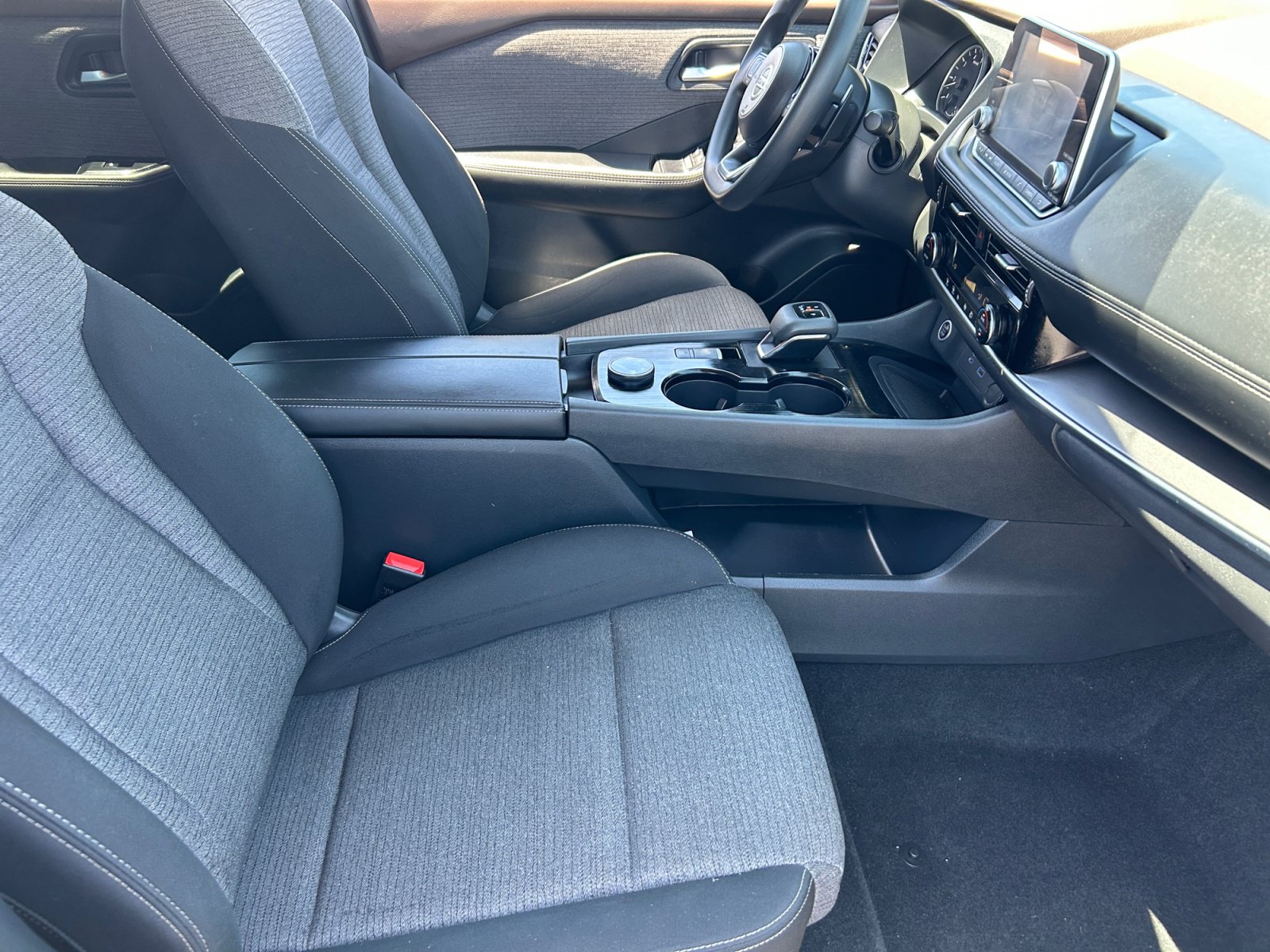 Used 2021 Nissan Rogue SV AWD/4WD image 18