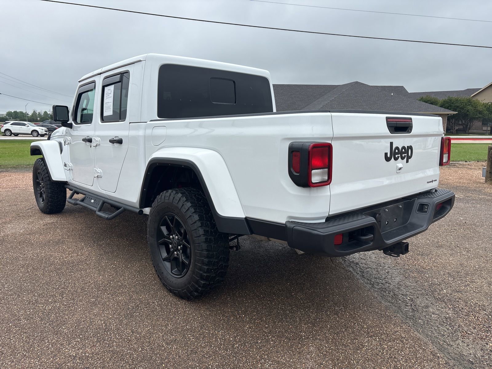 Used 2025 Jeep Gladiator Sport AWD/4WD image 4