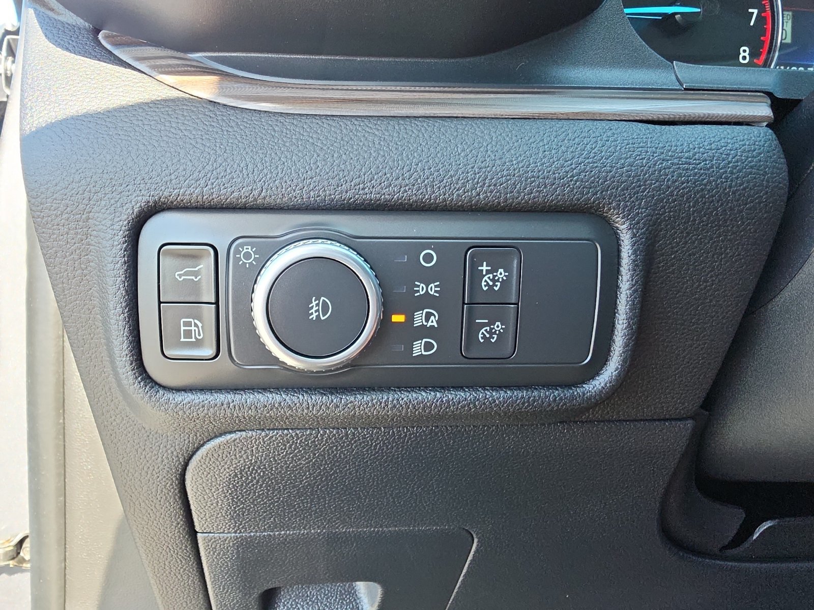 Certified 2021 Ford Explorer Limited w/ Hybrid Equipment Group 310A RWD image 24