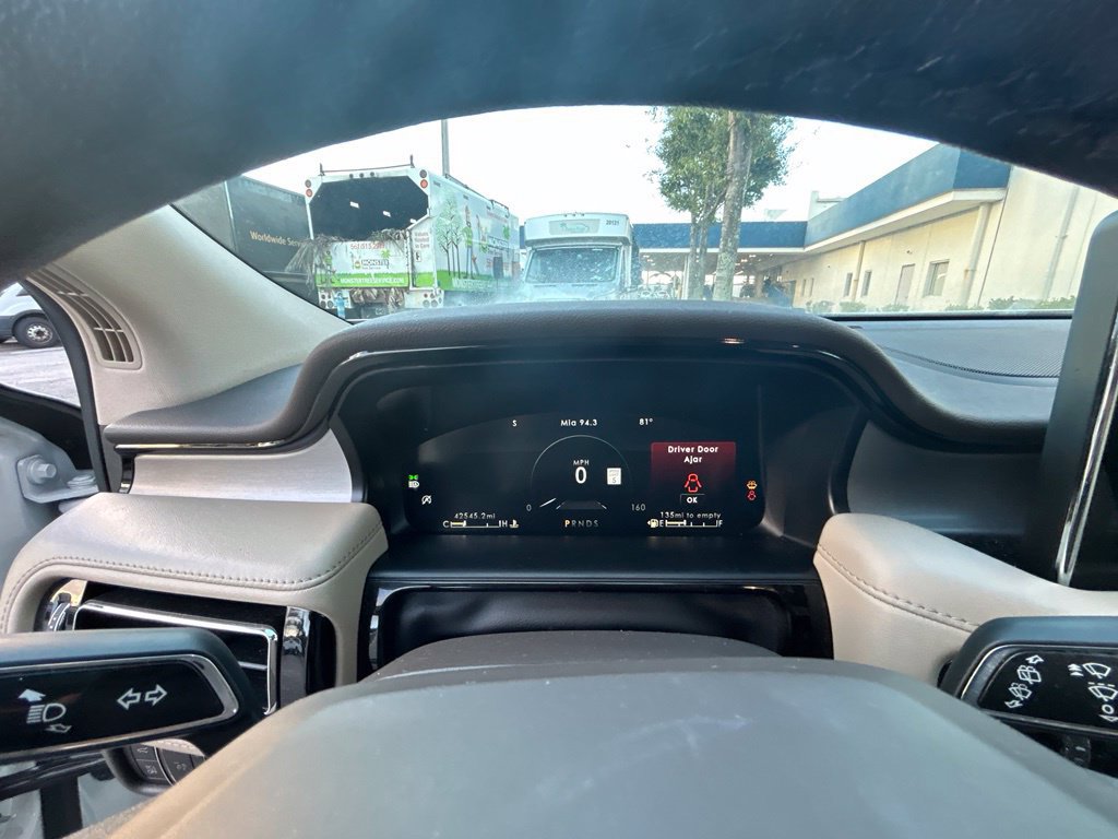 Used 2023 Lincoln Nautilus FWD w/ Premium Package image 37