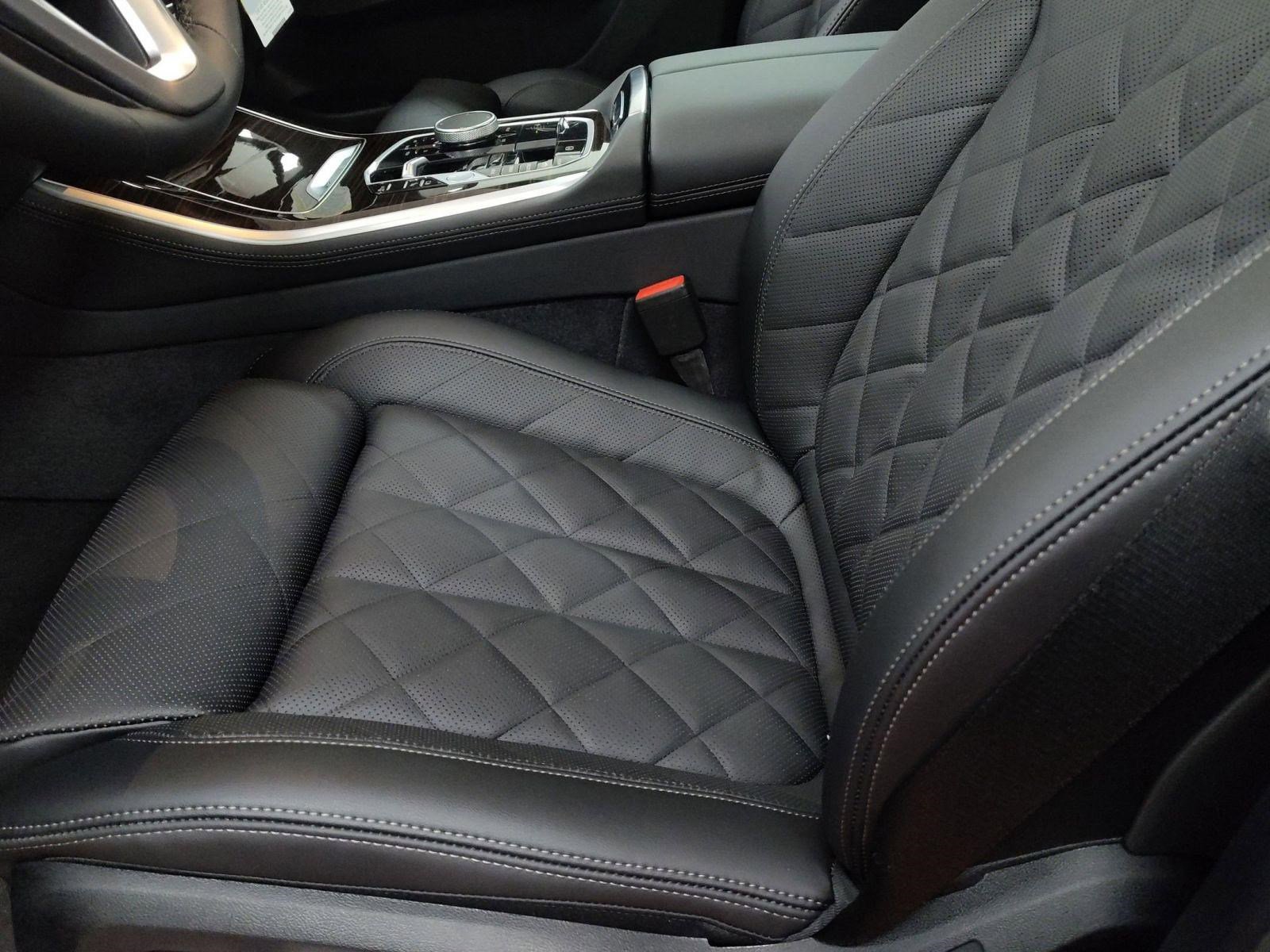 New 2026 BMW X5 xDrive50e image 17