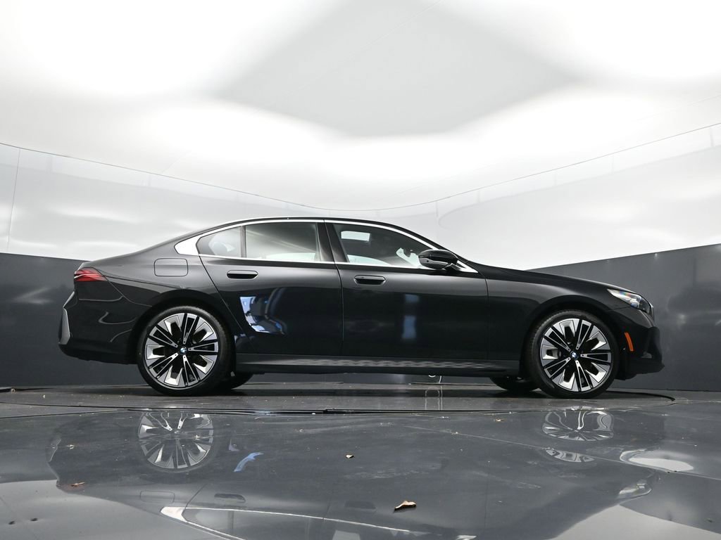 Certified 2025 BMW 530i xDrive image 43