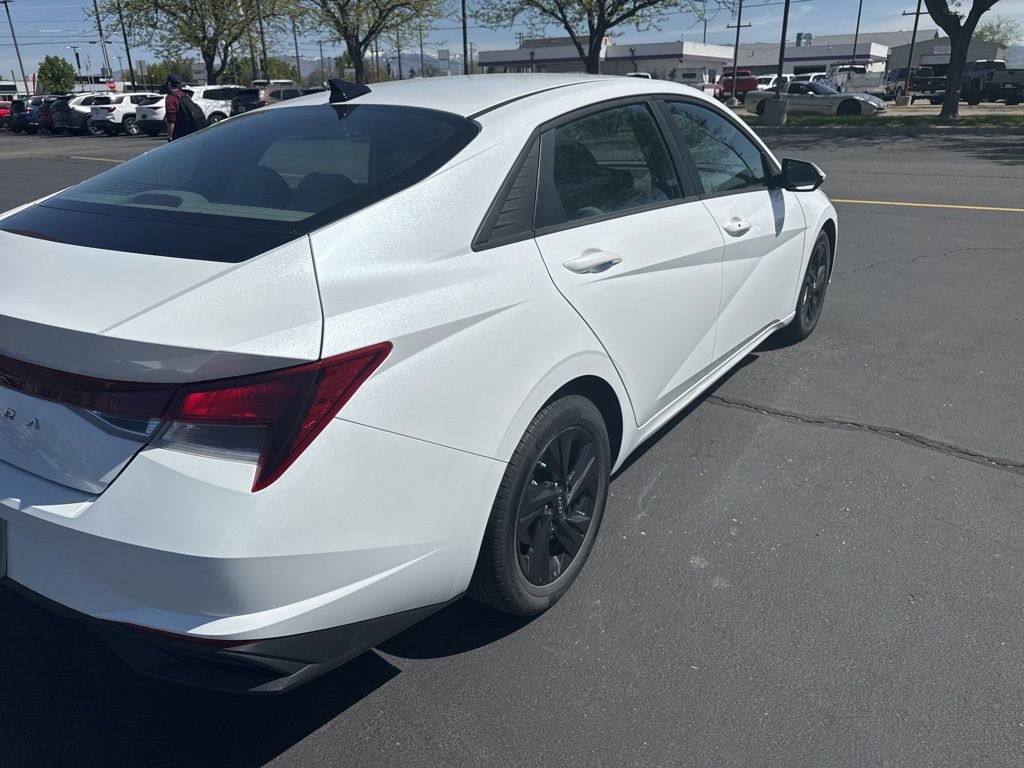 Used 2021 Hyundai Elantra SEL FWD image 10