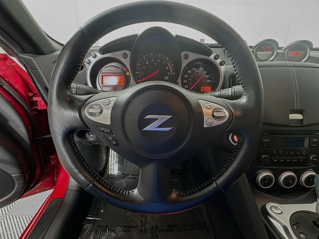 Used 2016 Nissan 370Z Coupe RWD image 13