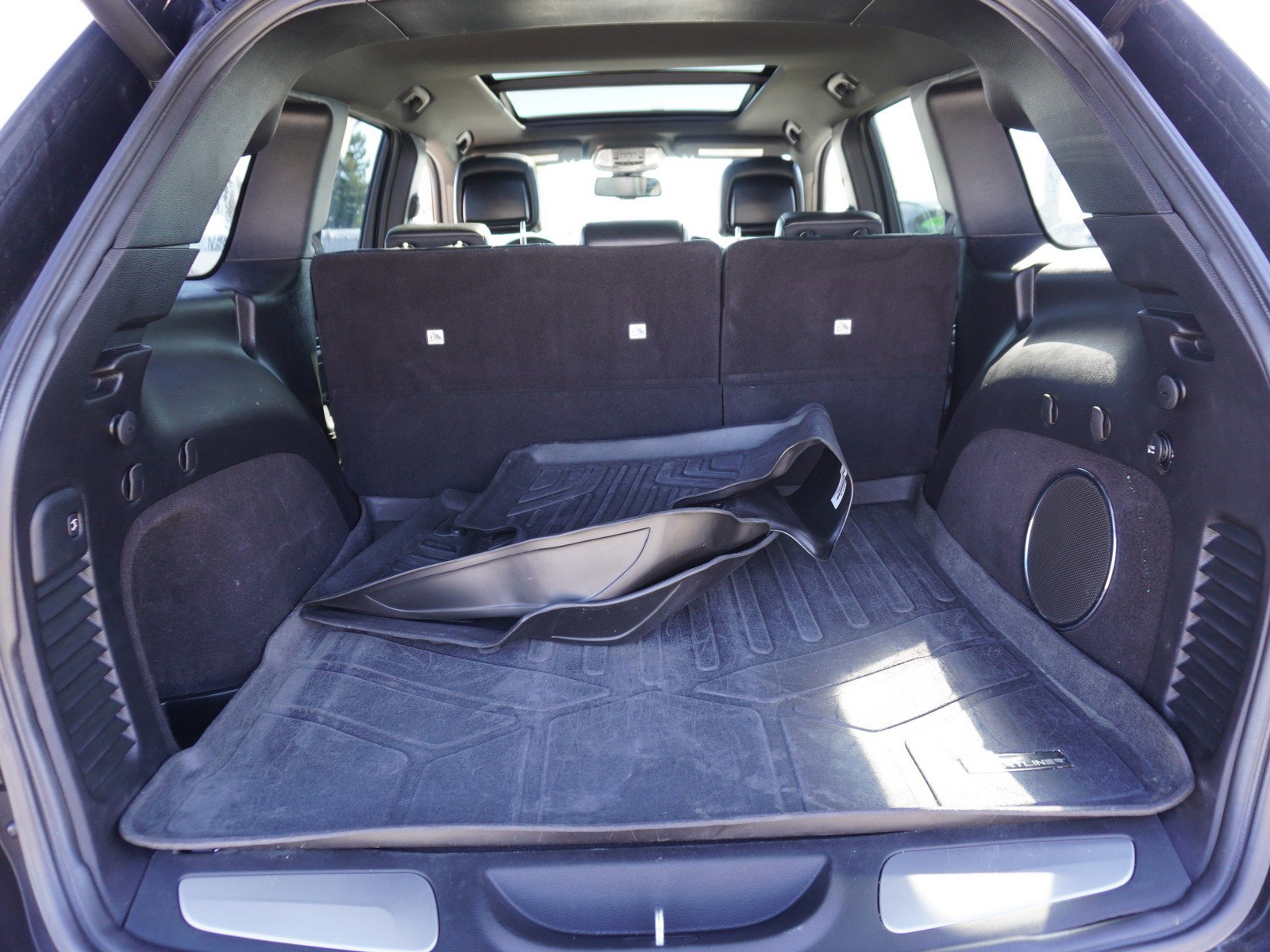 Used 2015 Jeep Grand Cherokee Overland image 12