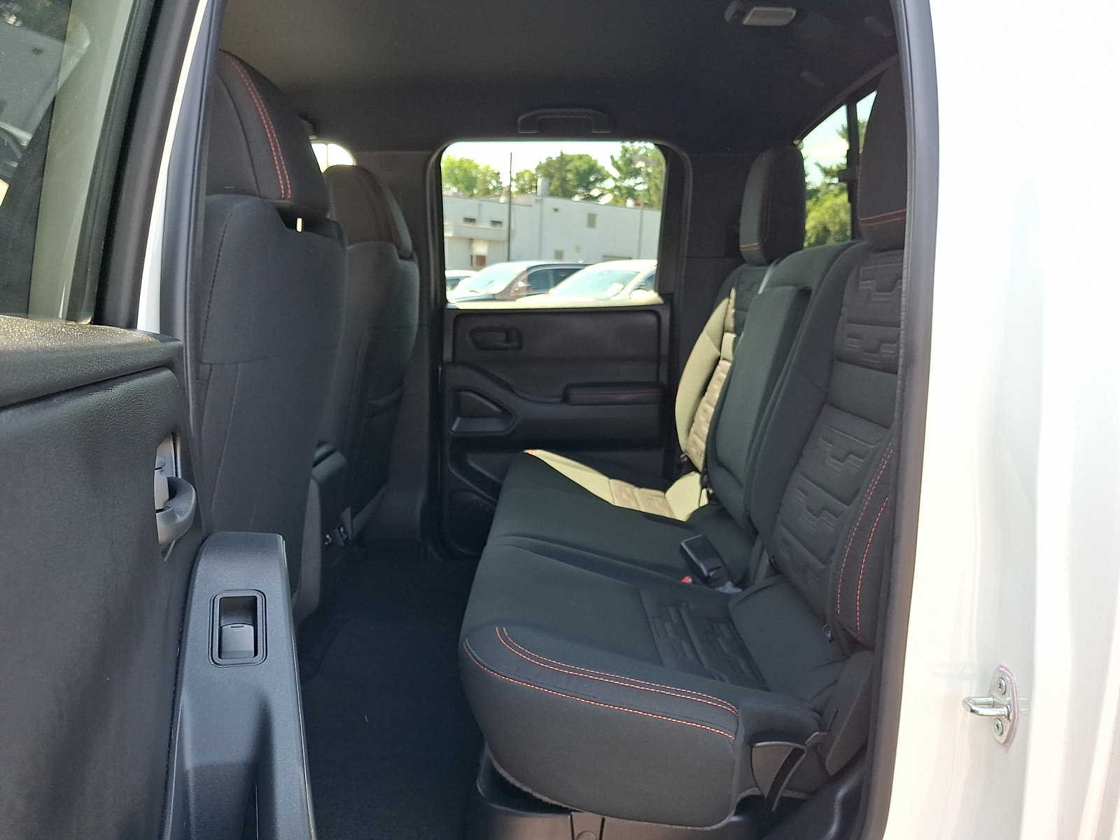 Used 2026 Nissan Frontier PRO-4X w/ Pro-4x Convenience Package AWD/4WD image 10