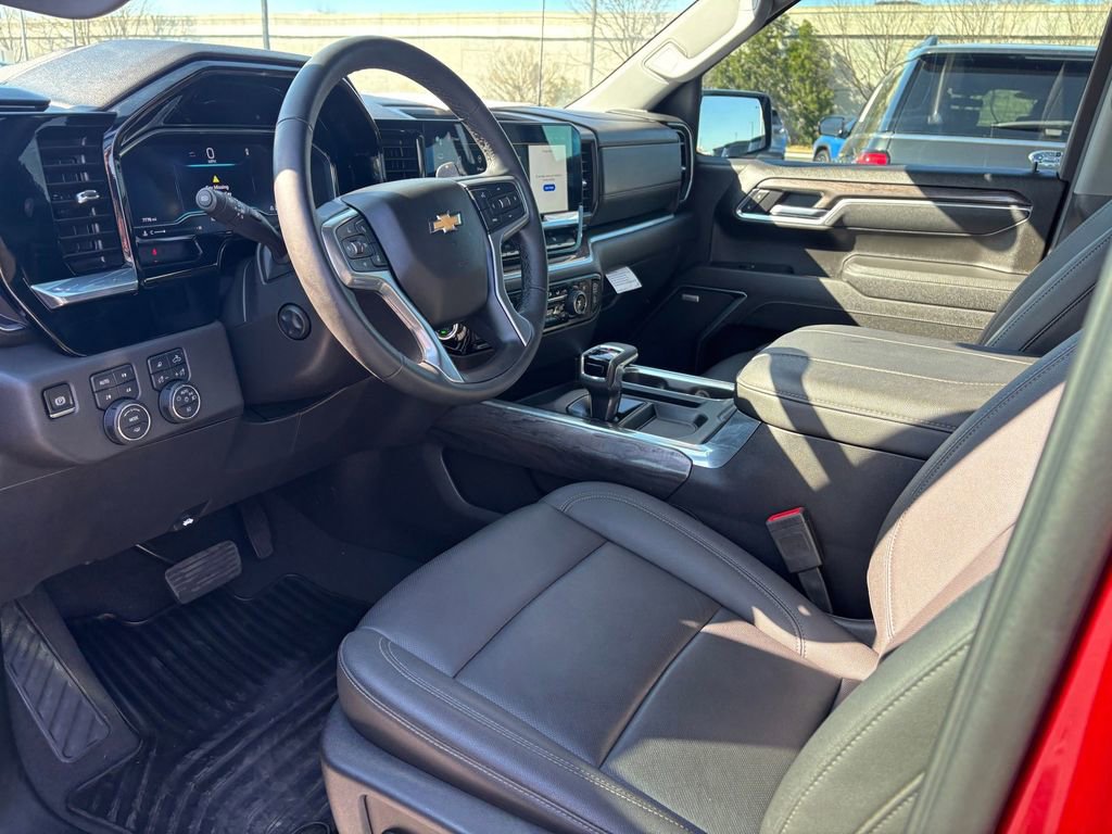 Used 2025 Chevrolet Silverado 1500 LTZ w/ Z71 Off-Road Package AWD/4WD image 7