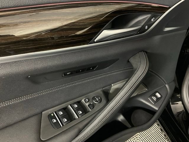Certified 2023 BMW 530i xDrive w/ Premium Package AWD/4WD image 25