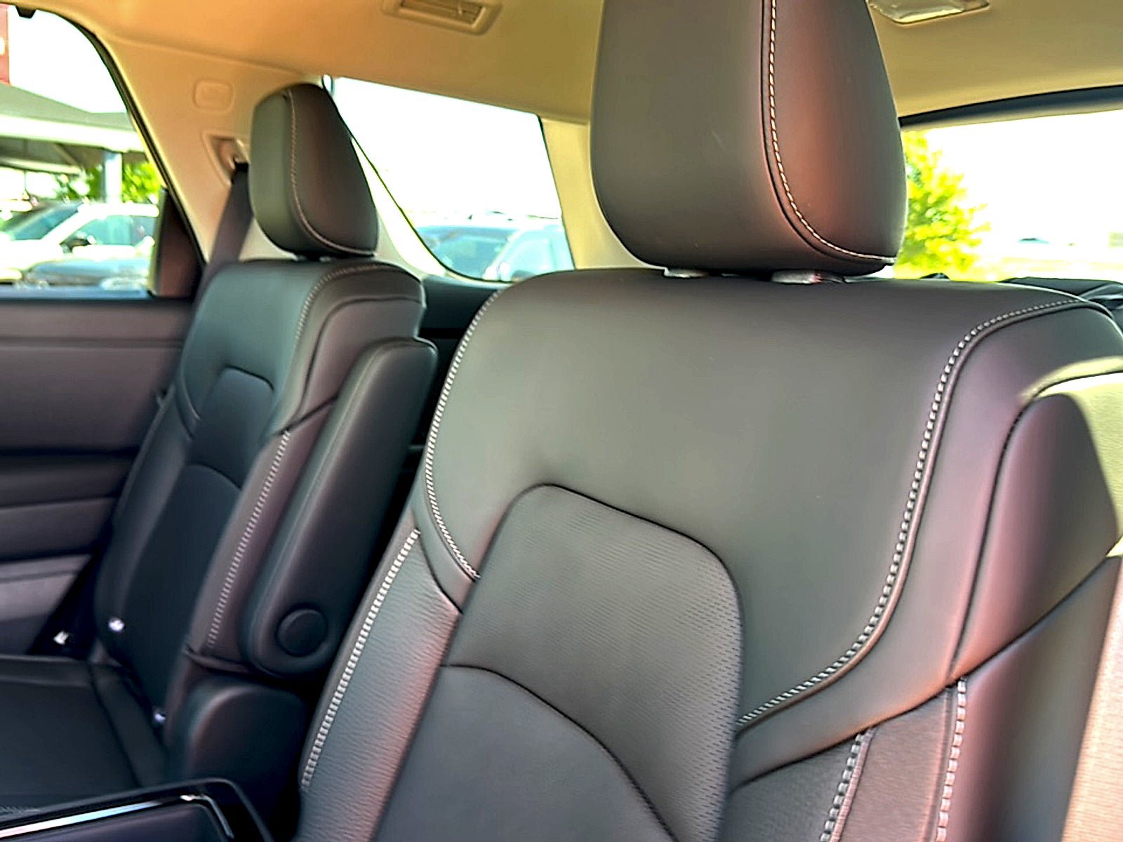 New 2026 Nissan Pathfinder SL w/ SL Premium Package FWD image 17