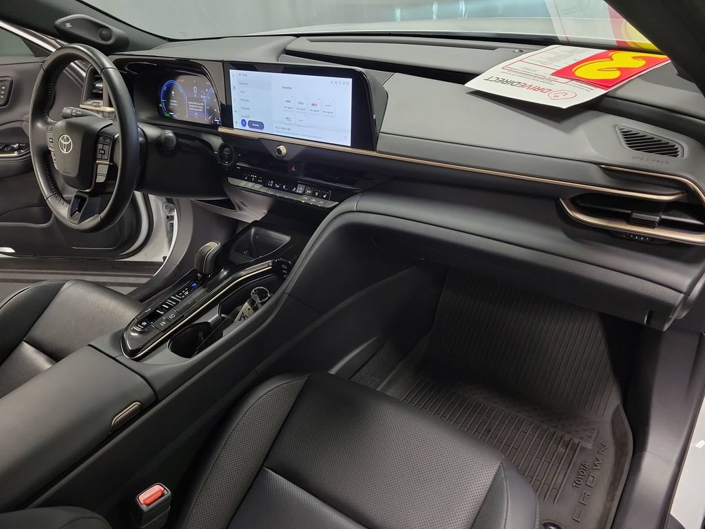 Used 2025 Toyota Crown AWD/4WD image 24