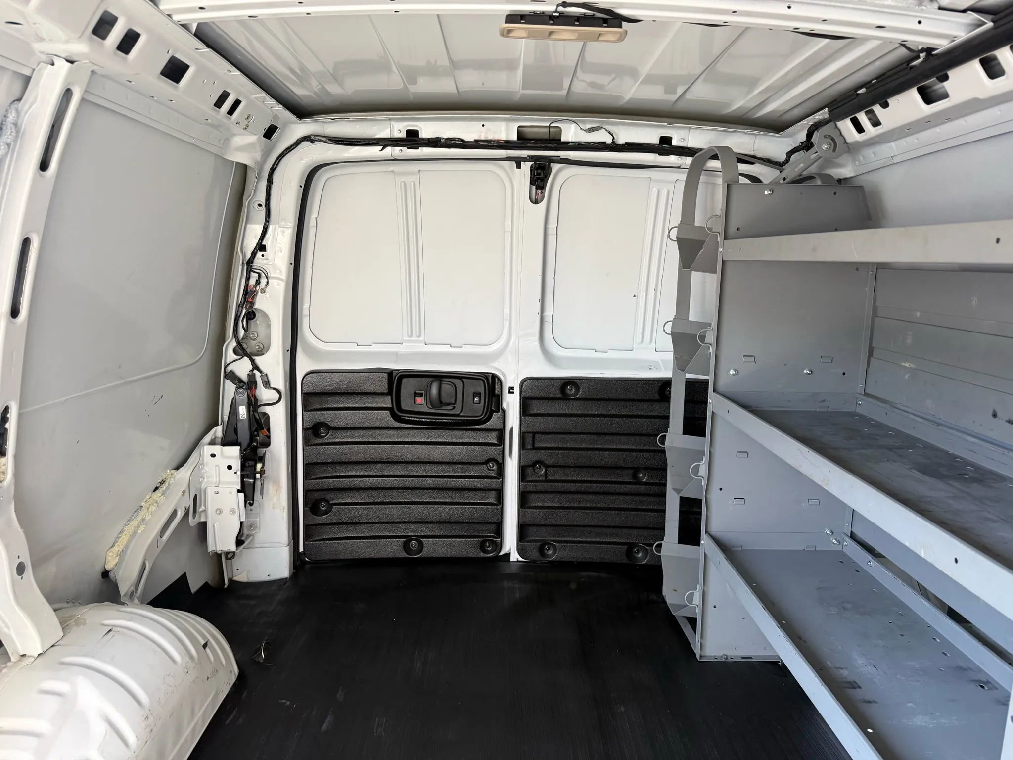 Used 2022 GMC Savana 2500 w/ Communications Package image 59