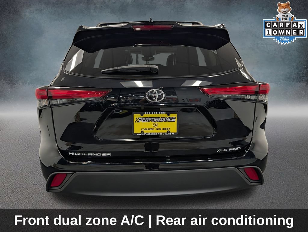 Used 2021 Toyota Highlander XLE AWD/4WD image 6